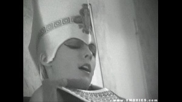 5 Blondes – Scene 03